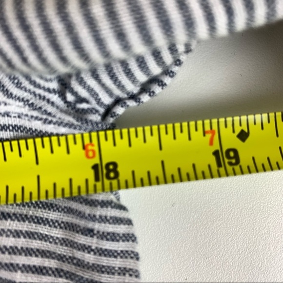 TAHARI Long Sleeved Striped Linen Pullover Top - Picture 5 of 8